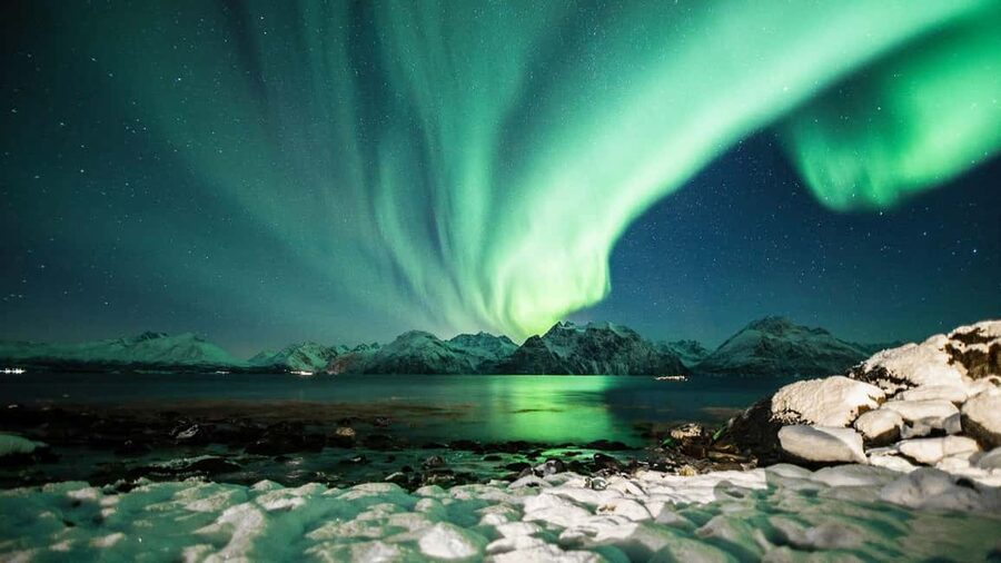 Tromsø: Northern Lights Chase + Free Professional Photos - Finland is a possible part of the route