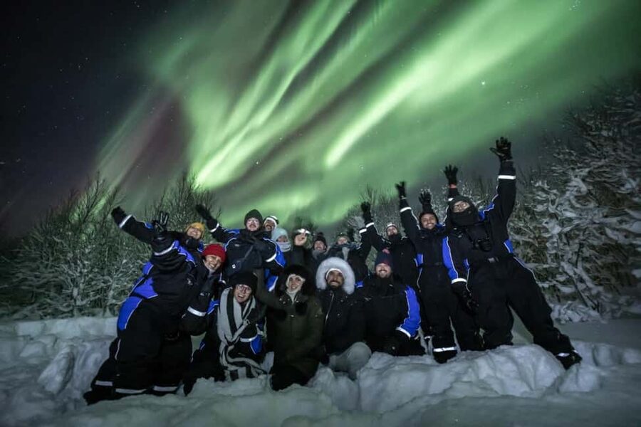 Tromsø: Northern Lights Chase + Free Professional Photos - The three-hour search under Arctic skies
