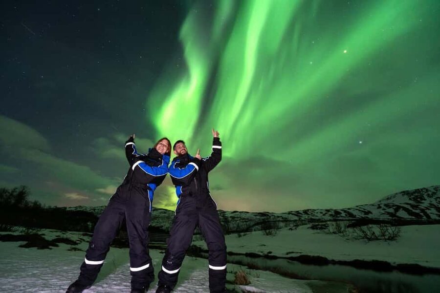 Tromsø: Northern Lights Chase + Free Professional Photos - Meeting at Scandic Ishavshotel