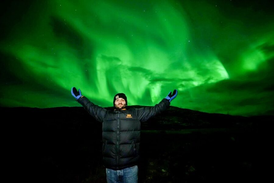 Tromsø: Northern Lights Chase Minibus Tour - Aurora photography and the two included photos