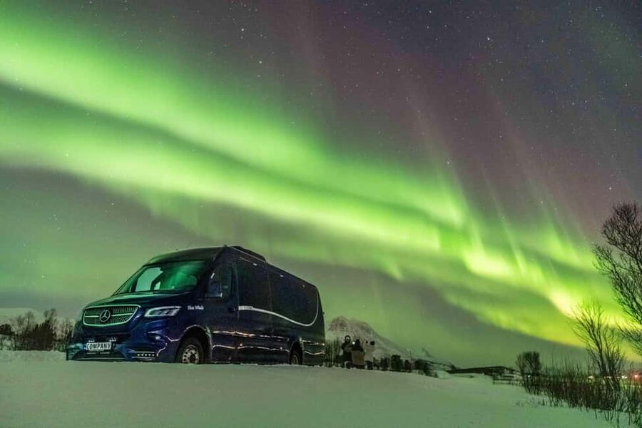 Tromsø: Northern Lights Chase with Free Photos - Why this is an active aurora chase