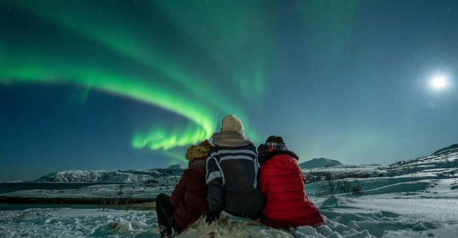 Tromso: Northern Lights Chase with Photo Package Included - The first drive, from city lights toward darker skies