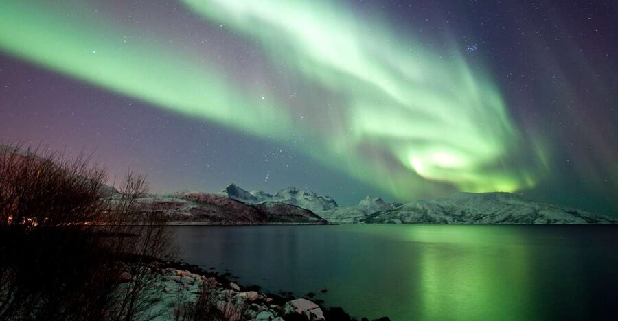 Tromsø: Northern Lights Cruise with 2nd Chance Guarantee - A warm cabin for a cold-weather wait