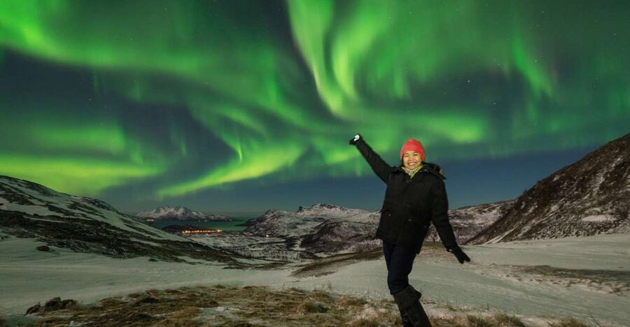Tromso: Northern Lights Photography Tour by Bus (or miniBus) - The viewing stop: patience, weather, and the first green arc