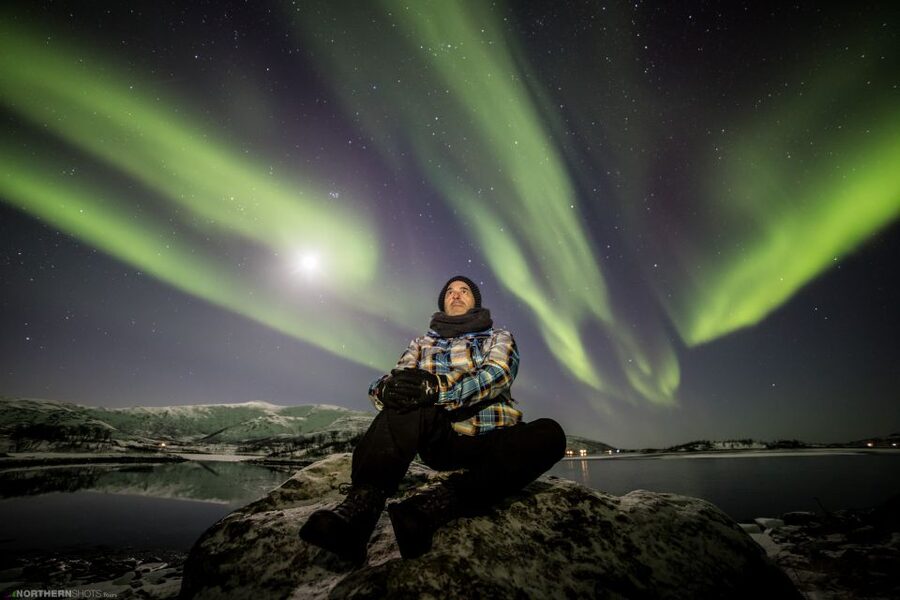 Tromso: Northern Lights Photography Tour by Bus (or miniBus) - Hot chocolate, cookies, and the practical comforts
