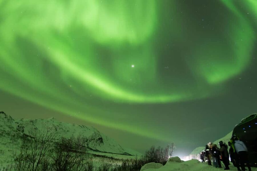 Tromsø: Northern Lights tour with local experts - Photography: useful memories, with an extra cost