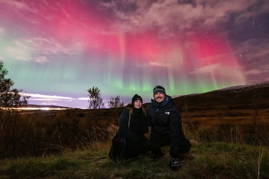 Tromsø: Northern Lights Tour with Professional Photographer - Why a moving chase beats one fixed viewpoint