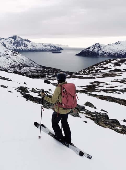 Tromsø: Ski touring (ski de randonnee) - Getting fitted with touring equipment