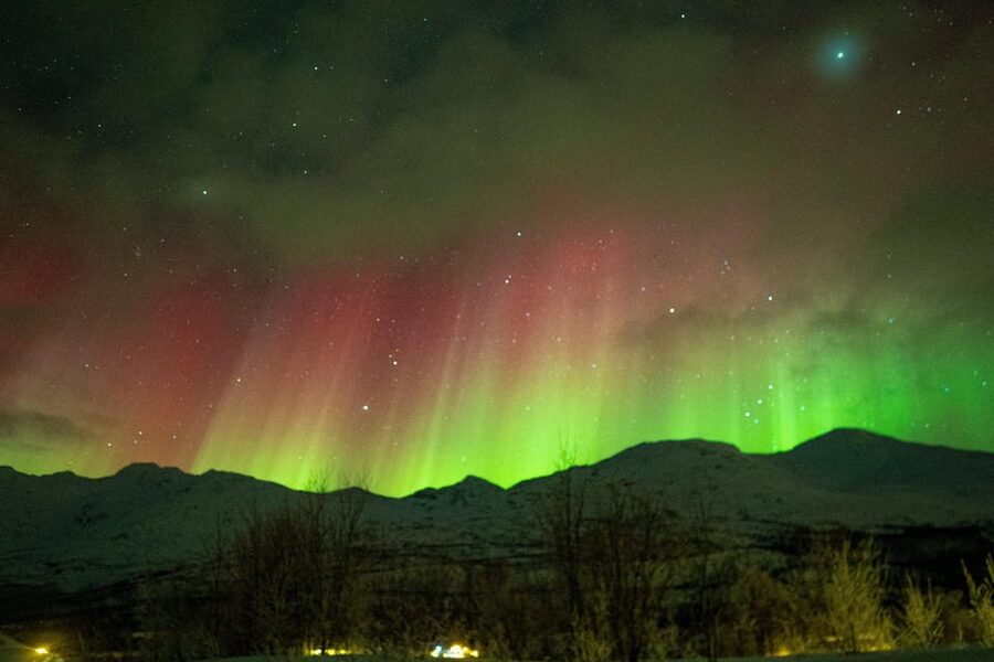 Tromsø: Small-Group Adventurous Northern Lights Hunt - Getting better Northern Lights photos