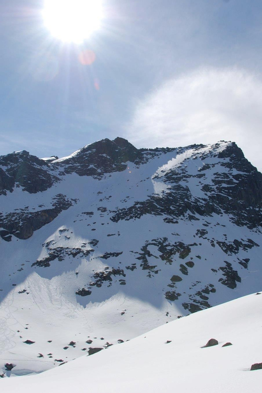 Tromsø: Snowshoeing in Scenic Landscape - From Scandic Ishavhotel to the trailhead