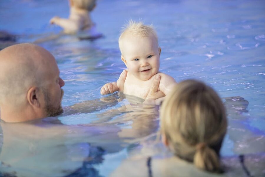 Tromsø: Spa/Pool with Bath, Sauna and Outdoor Heated Pool - Who will enjoy Tromsøbadet most?