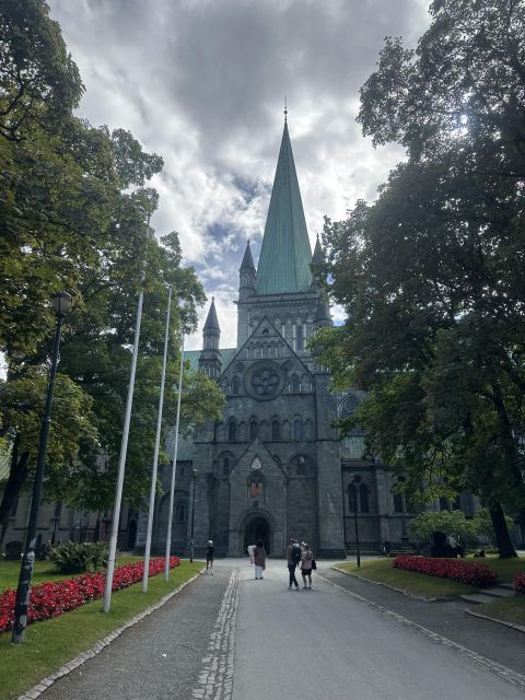 Trondheim: 2-hour City Walking Tour - Britannia, central streets, and the final return