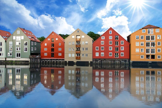 Trondheim's Inner Circle: A Self-Guided Audio Tour - Munkegata and the remarkable Stiftsgården