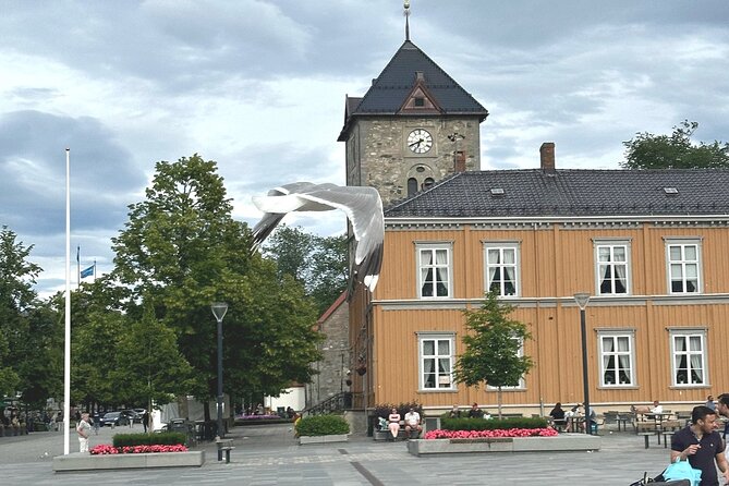 Trondheim's Regalia Self-Guided Tour of Norway's Historic Centre - Stiftsgården and the royal side of town