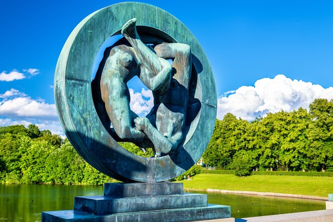 Vigeland Alien Threat in Oslo Exploration Game and Tour - The Vigeland Fountain and the freedom to pause