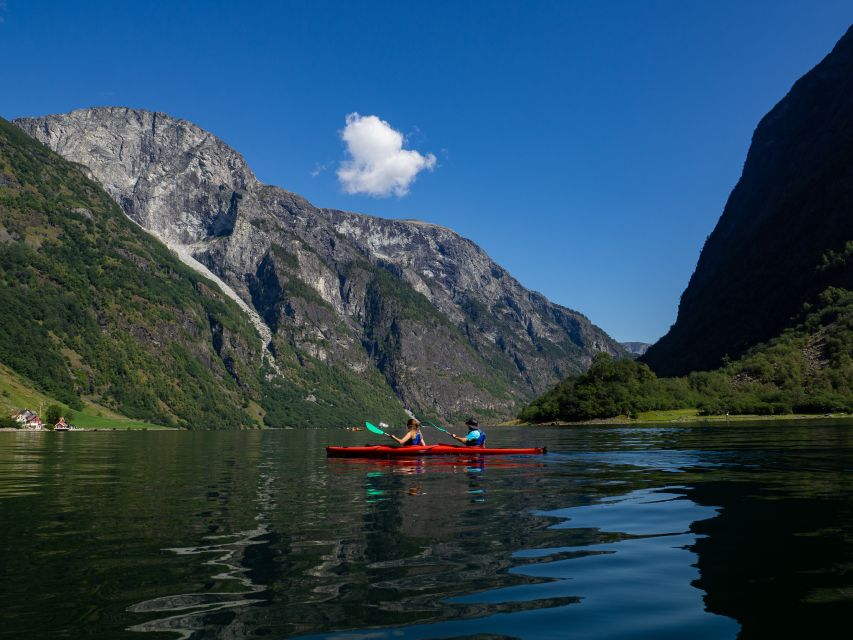Vossevangen: Nærøyfjord Full-Day Guided Kayaking Trip - The gear and pace of the day