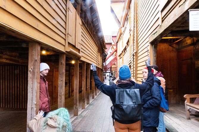 Walking Tour in Bergen of the Past and Present - What the guide adds